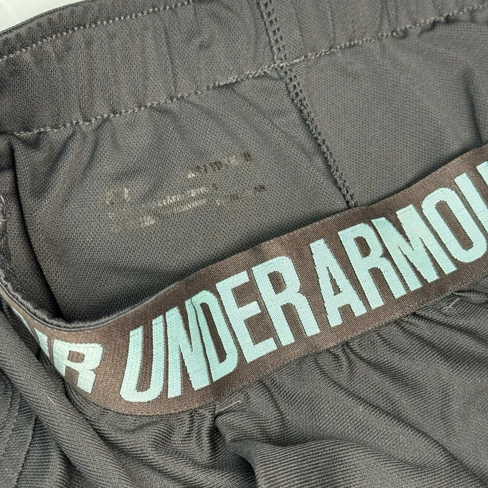 Under Armour Womens XS  Black‎ Athletic Shorts Logo Waistband